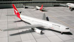 Qantas Airways A330-200@